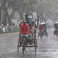 ঝড়ের সঙ্গে অতিভারী বর্ষণের আভাস