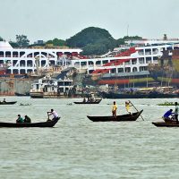 রোববার দুপুর পর্যন্ত লঞ্চ চলাচলের সিদ্ধান্ত