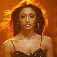 কানের সাদা বালিতে শুয়ে রোদ পোহাচ্ছেন পাওলি!