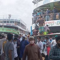 স্বাস্থ্যবিধি নিয়ে উদাসীন লঞ্চের যাত্রীরা