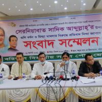 ব‌রিশালের ইউএনওর অপসারণ দাবি পৌর‌ মেয়রদের