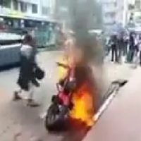 পুলিশের মামলায় অতিষ্ঠ হয়ে বাইকে আগুন দিলেন পাঠাও চালক