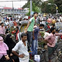 চট্টগ্রামে বৈধ যানবাহনের দ্বিগুণ অবৈধ