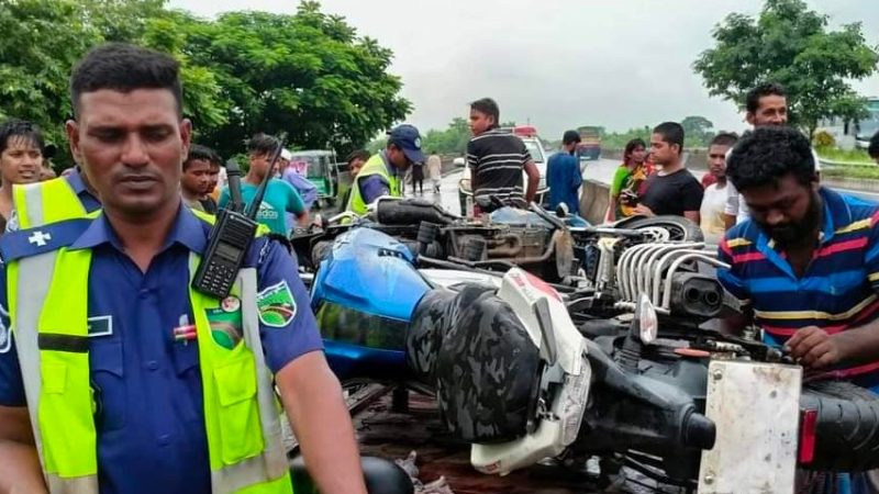 শিবচরের এক্সপ্রেসওয়েতে থেমে থাকা মোটরসাইকেলে বাসের চাপা, নিহত-১