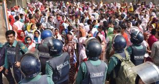 শ্রমিকদের বিক্ষোভ, মন্ত্রণালয়ের সভা বিকেলে