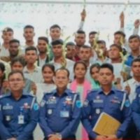 মাদারীপুরে মাত্র ১২০ টাকা অনলাইন খরচে পুলিশে চাকরি পেল ২৯ তরুণ-তরুণী