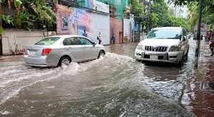 ভারী বৃষ্টিতে জলাবদ্ধতা, ভোগান্তিতে নগরবাসী