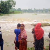 বন্যা: হাকালুকিসহ আশপাশের এলাকায় স্বাস্থ্যসেবা-সরকারি কাজে চরম ব্যাঘাত