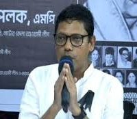 ভেঙে পড়েছেন পলক, করছেন কান্নাকাটি