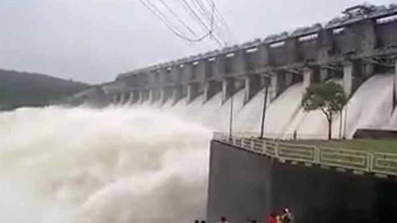 ফারাক্কার সব গেট খুলে দেওয়ায় ডুবতে পারে যেসব জেলা