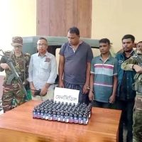 মেহেরপুরে ১’শ বোতল ফেনসিডিলসহ আটক-২