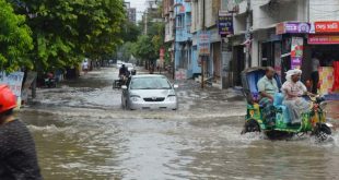 রাজশাহীতে মষুলধারে বৃষ্টির পানিতে তলিয়ে গেছে শহরের অনেক রাস্তা