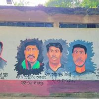 চট্টগ্রাম বিশ্ববিদ্যালয়ের দেয়ালে দেয়ালে রং তুলিতে ফুটিয়ে তোলা হচ্ছে শহীদদের