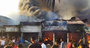 চকরিয়ার বদরখালী বাজারে ভয়াবহ অগ্নিকাণ্ডে ছয়টি দোকান পুড়ে ছাই