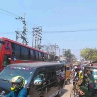 মারামারি থামাতে গিয়ে হামলার শিকার ববি শিক্ষার্থী, সড়ক অবরোধ