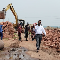 পরিবেশ ছাড়পত্র না থাকায় গুড়িয়ে দেওয়া হলো ৬টি অবৈধ ইট ভাটা