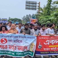 দক্ষিণবঙ্গকে বাংলাদেশ থেকে বিচ্ছিন্ন করার হুঁশিয়ারি আন্দোলনকারী ববি শিক্ষার্থীদের