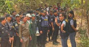 উখিয়া ও টেকনাফে যৌথ বাহিনীর অভিযান: মাদক ও অস্ত্র উদ্ধার