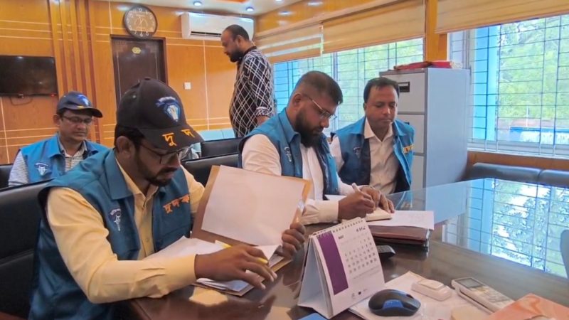 মাদারীপুরে ২৫০ শয্যা জেলা হাসপাতালের দরপত্রে অনিয়মের অভিযোগে দুদকের অভিযান