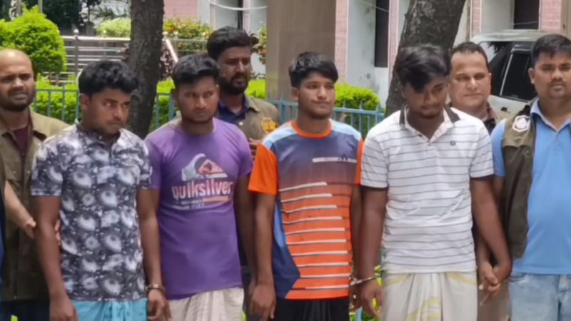 নীলফামারীতে অনলাইন ভিসা প্রতারক চক্রের চার সদস্য গ্রেফতার