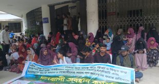 চার্জশিট প্রত্যাখ্যান, বিচারের দাবিতে বেরোবি শিক্ষার্থীদের অবস্থান