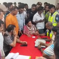 সন্তানকে শিশু বিশেষজ্ঞ ডাক্তার দেখাতে বলায় হাসপাতালে হট্টগোল