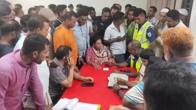 সন্তানকে শিশু বিশেষজ্ঞ ডাক্তার দেখাতে বলায় হাসপাতালে হট্টগোল