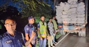 মাদারীপুরে কাভার্ড ভ্যানসহ পৌনে ৮ টন নিষিদ্ধ পলিথিন ব্যাগ জব্দ করেছে হাইওয়ে পুলিশ