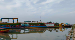 শিবচরের পদ্মায় ৫ টি ড্রেজার জব্দ