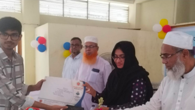শিবচরে মেধাবী শিক্ষার্থীদের সম্মাননা ও পুরস্কার বিতরণ