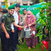 মাদারীপুরের কালকিনি উপজেলা আনসার ও ভিডিপির উদ্যোগে বৃক্ষরোপণ অভিযান