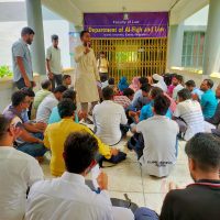 ইবিতে পরীক্ষার দাবিতে বিভাগে তালা দিয়েছে শিক্ষার্থীরা