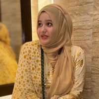 ডাকসু নেত্রী রাফিয়ার বাড়িতে আগুন, ককটেল বিস্ফোরণ