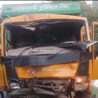 মাদারীপুরে কাভার্ডভ্যানের ধাক্কায় ২ বন্ধু নিহত