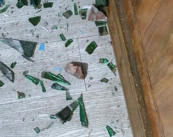 রূপগঞ্জে ফেসবুক পোস্টে কমেন্ট করাকে কেন্দ্র করে দুই পক্ষের সংঘর্ষ, গোলাগুলি ও লুটপাট গুলিবিদ্ধ-১ !  আহত-৫