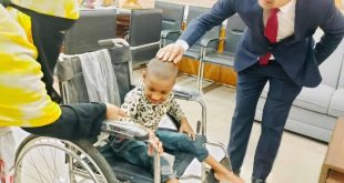 বিশ্ব প্রতিবন্ধী দিবসে  রূপগঞ্জে শারিরিক প্রতিবন্ধী শিশুকে হুইল চেয়ার উপহার